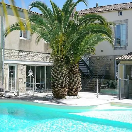 Hotel Le Square Saint-Pierre-d'Oleron