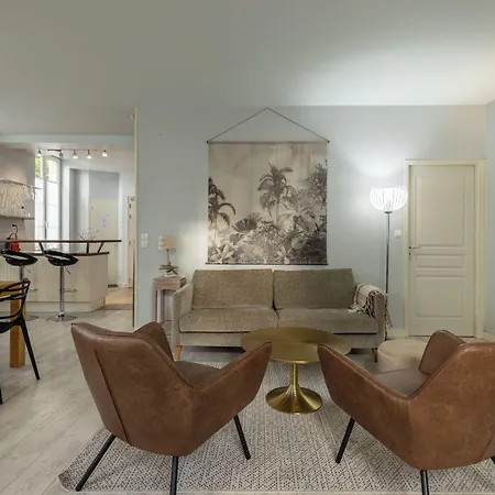 Le Square Hotel